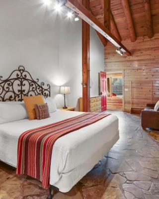 Wimberley Log Cabins Resort and Suites- Unit 3
