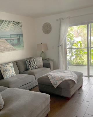 Beautiful Bright & Sparkling 2Bed 1Bath Beach Retreat - Unit 212