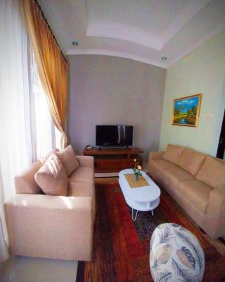 Gated 3BR Residence - 10 mins from Malioboro