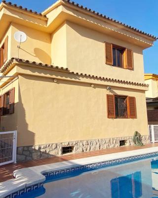 Villa Torreón con piscina privada a 5 min playa