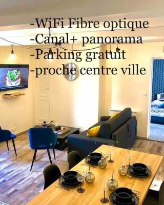 Le Black and Wood, proche centre, parking gratuit.