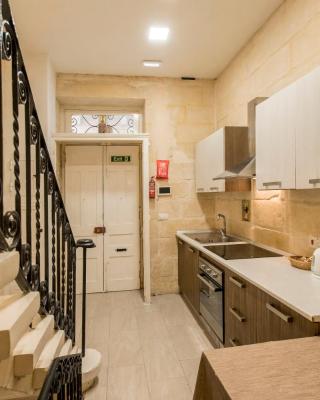 GB Suites - Triplex Apartment