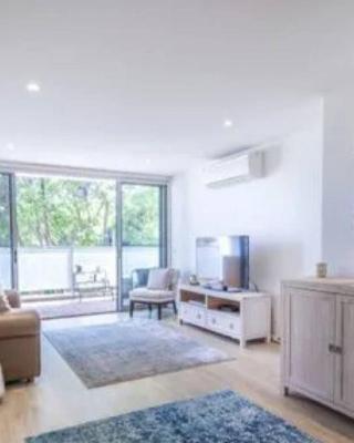 Envy 11 Luxe 1BR Apt Braddon WiFi Netflix Wine Secure Parking Canberra