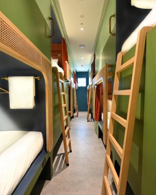 Dream Chaser Boutique Capsule Hotel