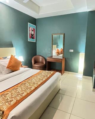 Qotel Comfort Church House Rohini Sector 15