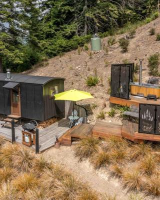 The Shepherds Hut - boutique retreat.