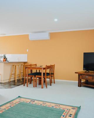 Near Murray River - A Lovely Holiday Unit in Moama