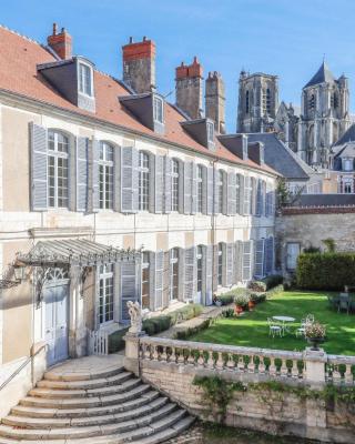 L'Hotel de Panette, Un exceptionnel château en coeur de ville