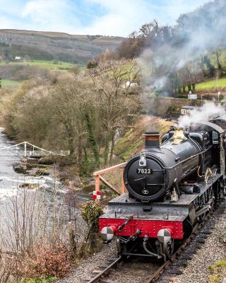 Berwyn Stationmasters House - Hw7641