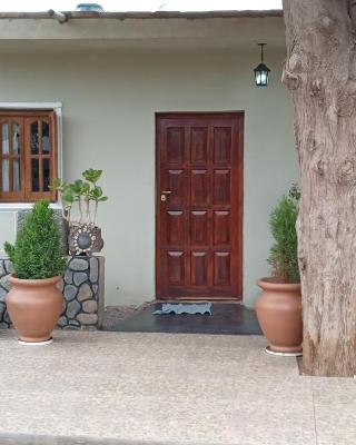 Casa y Departamentos Valle del Bermejo