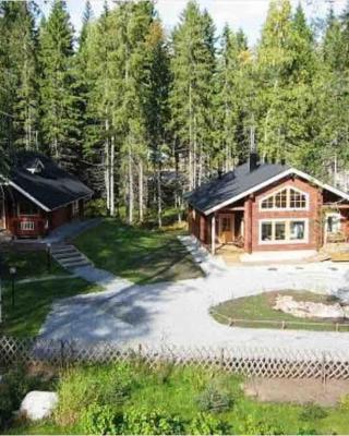 Lovely cottage in Koli resort next to a large lake and trails