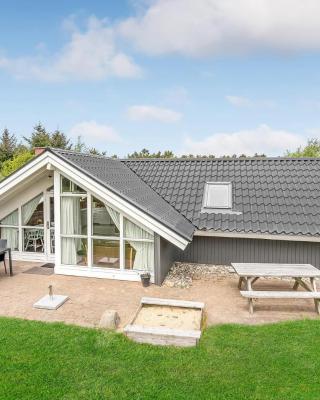 Nice Home In Hvide Sande With Sauna