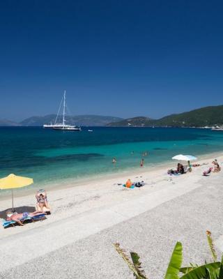 Happy Camp Mobile Homes in Camping Karavomilos Beach
