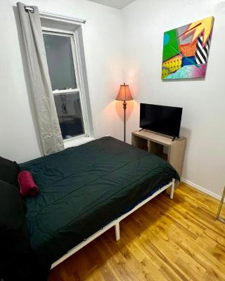 Private Bedroom in a shared 2 bedrooms apartament - 1 STOP to Manhattan and 2 STOPS Brooklyn