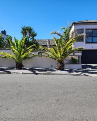 Balmoral Cottage, West Beach