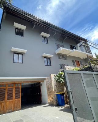 9 Residence Guesthouse Syariah Cilandak