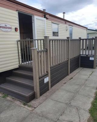 Toni's Family Holiday Caravan with Decking, Smart TV and Private WIFI