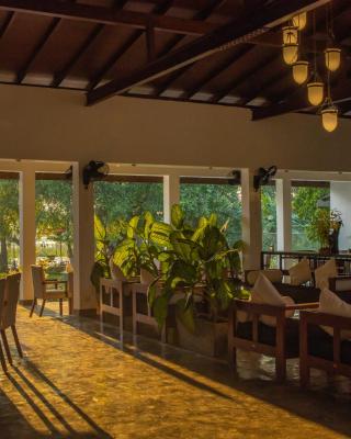 Sigiriya Wewa Addara Hotel - Hotel By The Lake