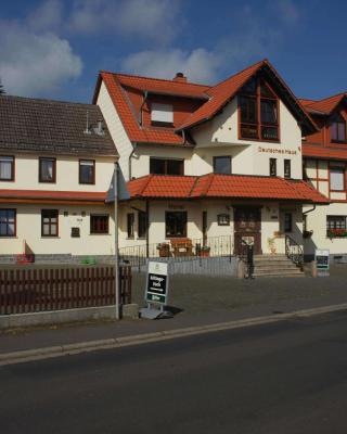 Deutsches Haus Hotel Restaurant Gastwirtschaft Biergarten am Radweg Bermuthshain