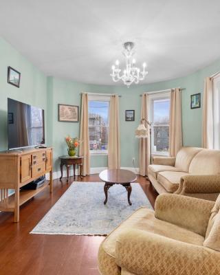 Bright & Spacious 2Br apartment, mins from Downtown Boston, parking