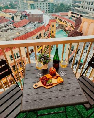 NEW Modern Venice Best View and Balcony, Fast Wifi at McKinley Hill 1BR interconnected to Venice Grand Canal Mall