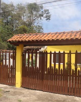 Casa dos Rocha em Ubatuba - Kitnet Amarela