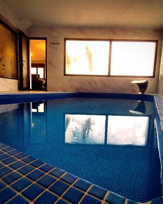 El Aprisco, con piscina climatizada en Hueva-Guadalajara