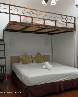 Cheras Homestay Family room with Private Bathroom