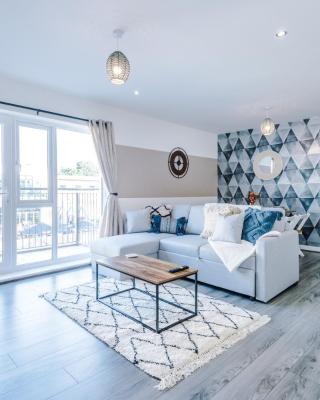 Stunning 2 Bed Apt By Greenstay Serviced Accommodation - Located in Formby Village - Perfect For SHORT & LONG STAYS - Couples, Friends & Families & Business Travellers All Welcome - Dog Friendly - 7