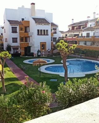 Apartamento cercano a campo de golf en Costa Esuri