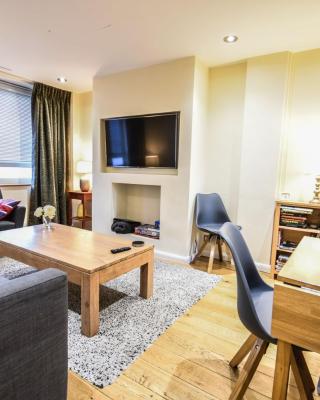 Tower Bridge 2BR apartment for 6 with terrace