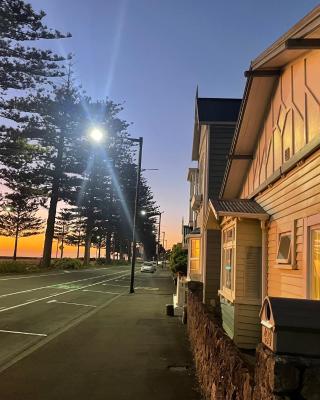 Beach Front Cottage Napier