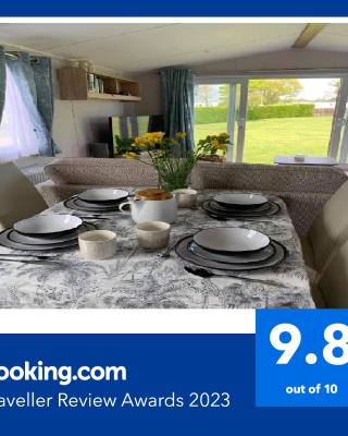 Skegness,North shore holiday park , new 8 berth caravan for rent