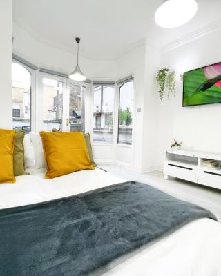 LUXURIOUS Terrace 2 Bedrooms in Relaxing Covent Garden Apartment