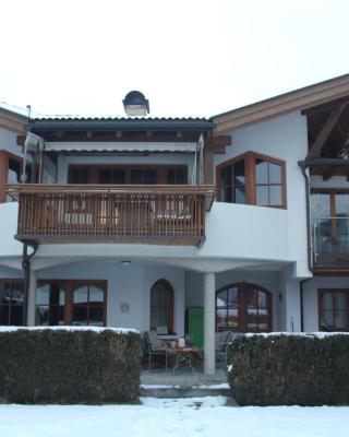 Apart 105