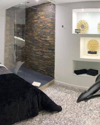 Modern Room with Indoor Shower Near the River - Quarto Moderno com Duche interior Próximo da Ribeira