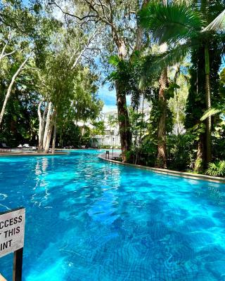 Palm Cove Beachside Apartments - Pool and Garden Views