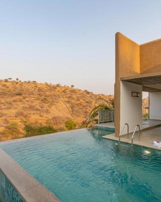 StayVista's Sage Scenery - Mountain-View Villa with Infinity Pool & Terrace