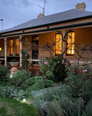 Wonga - A secluded oasis in the heart of Parkes