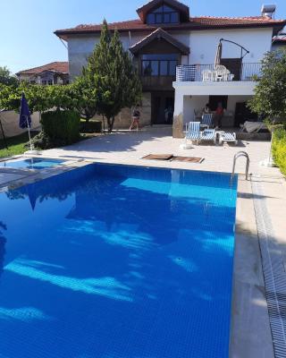 4 yatak odalı Harika müstakil villa