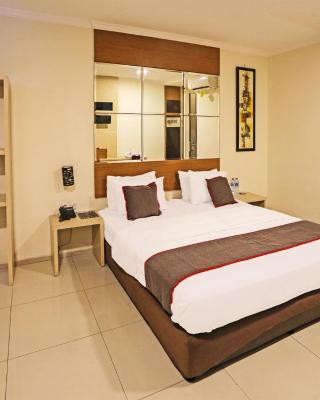 Super OYO Townhouse OAK Hotel Fiducia Serpong