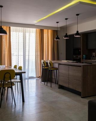 Modern 3 bedroom Apartment in Luqa (Sleeps 6)