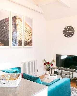Whitstable Wishes, a Stylish Seaside Retreat, Whitstable with Parking Space