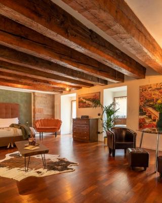 Aurelia Luxury - Piazza delle Erbe
