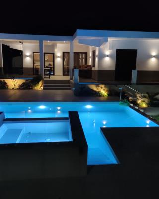 Luxury Villa Anemone with private pool