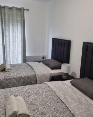 Modern Apartment good distance from Dublin City and Airport 4people