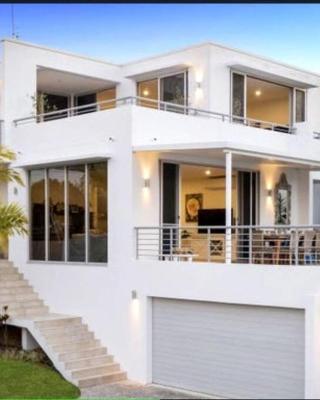 Luxury Alex Beach Home