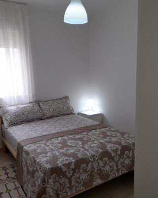 Beau et propre Appartement de FAMILLE dans un immeuble calme et FAMILIALE à Bab Sebta