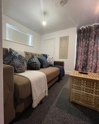 City Escape! Fishponds Apartment, Bristol, sleeps up to 4 guests