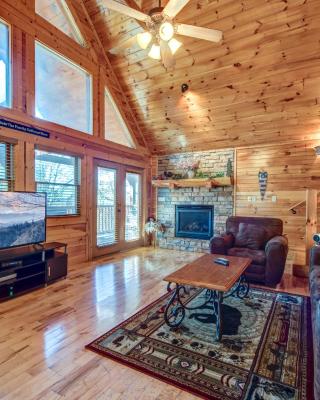 Hemlock Manor, 3 Bedrooms, Sleeps 10, WiFi, Game Room, Hot Tub, Fireplace